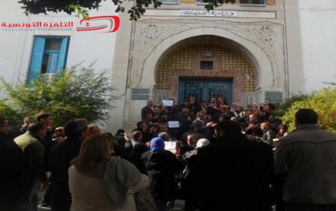 وقفة احتجاجية للأساتذة المعتصمين أمام مقر وزارة التربية للمطالبة بانتدابهم